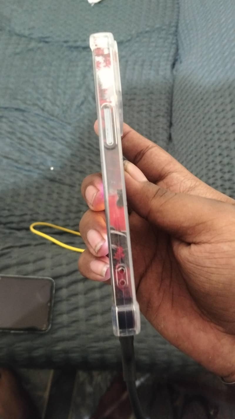 Apple iPhone 13 Pro 4