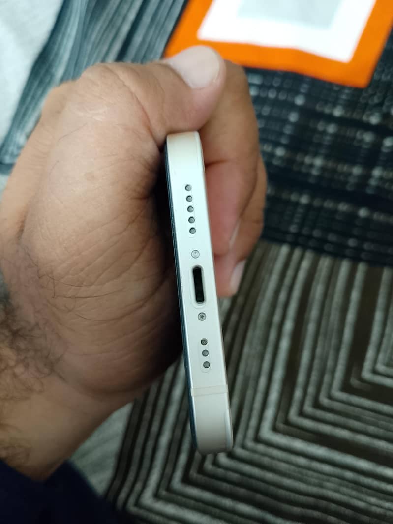 Apple iPhone 12 5