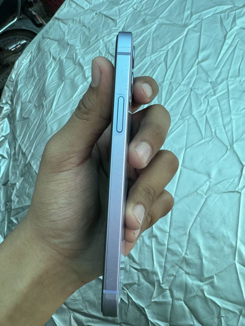 Apple iPhone 12 6