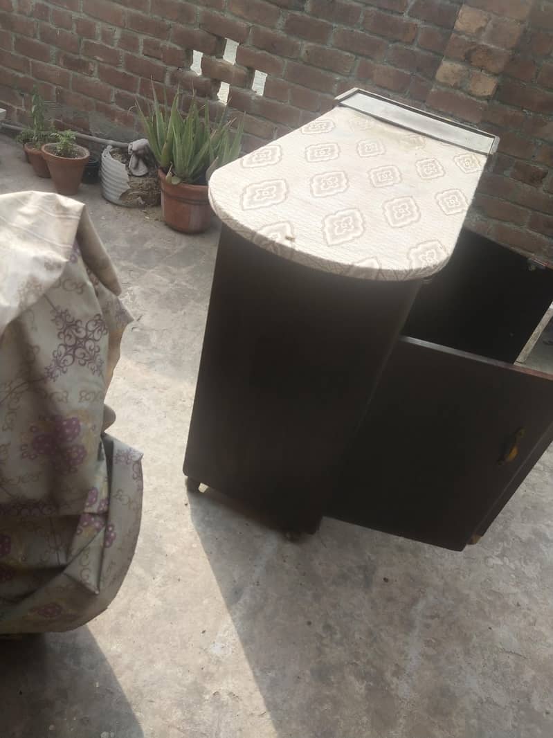 iron stand 8