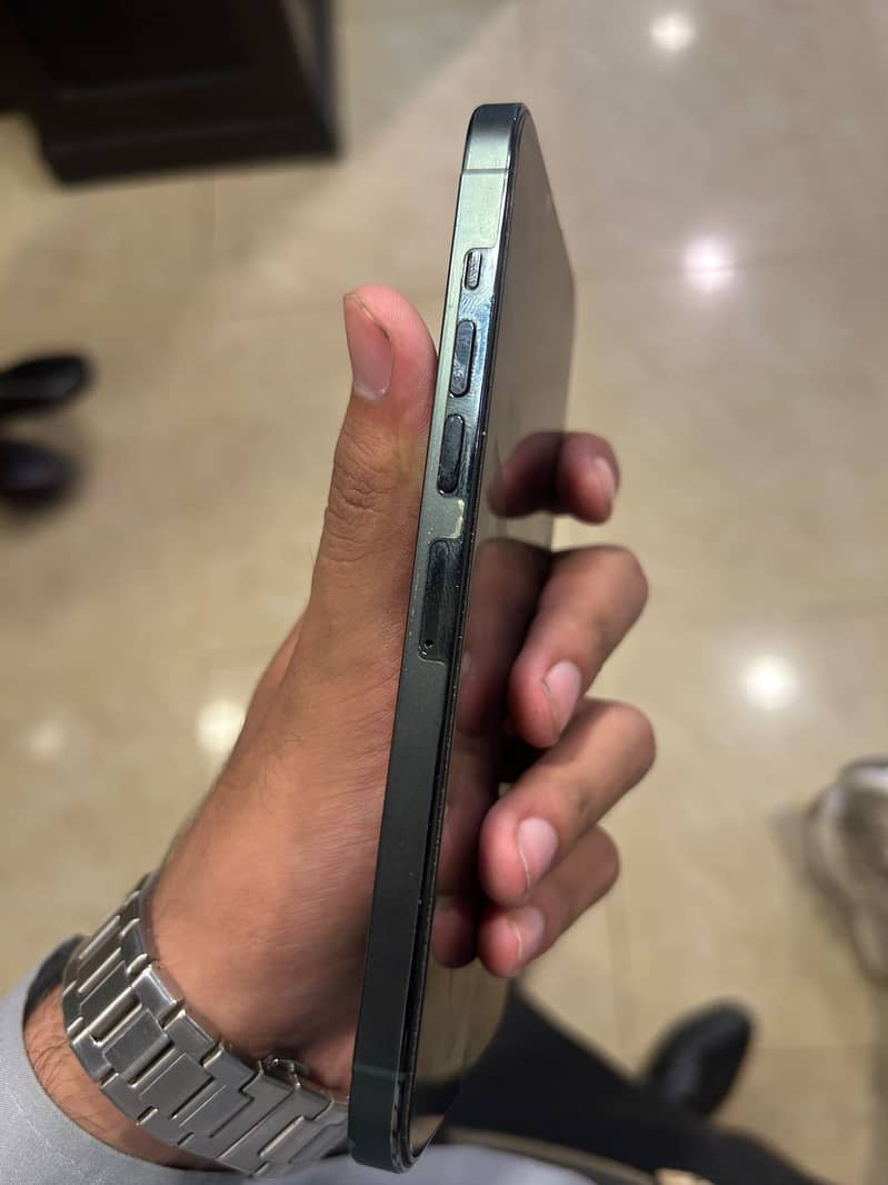 Apple iPhone 13 Pro Max 6