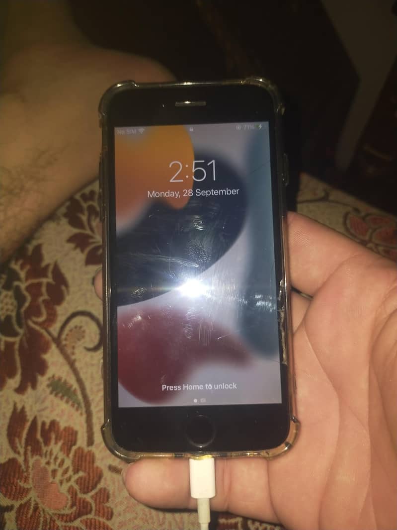 Apple iPhone 7 0