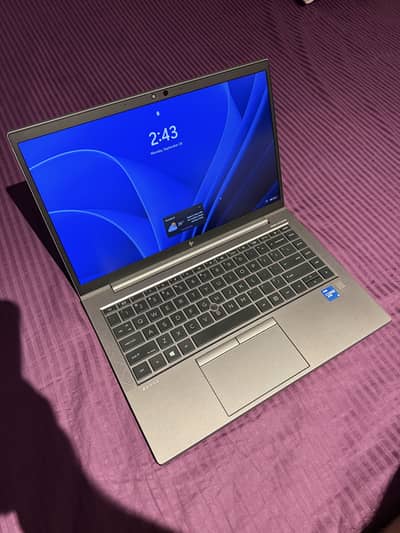 HP Zbook G8 FireFly i5 11th Gen, 10/10 New