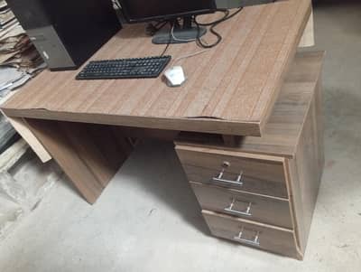 Office Table 10/10 Condition