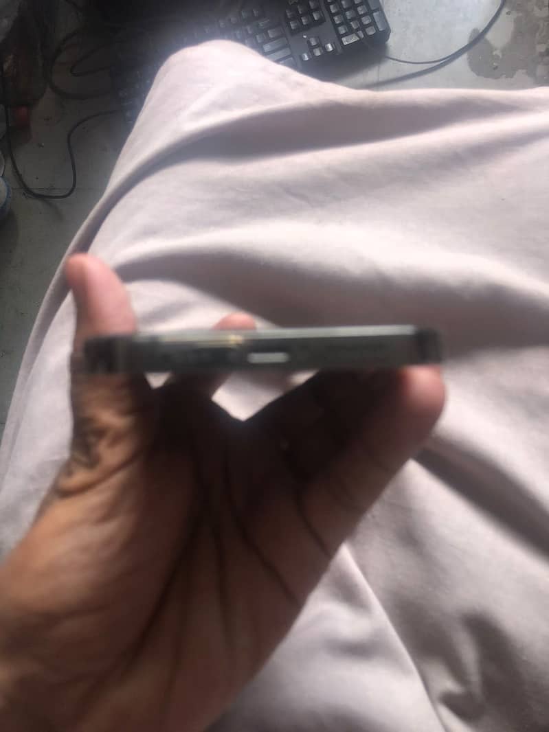 Apple iPhone 12 Pro axchang possible 3