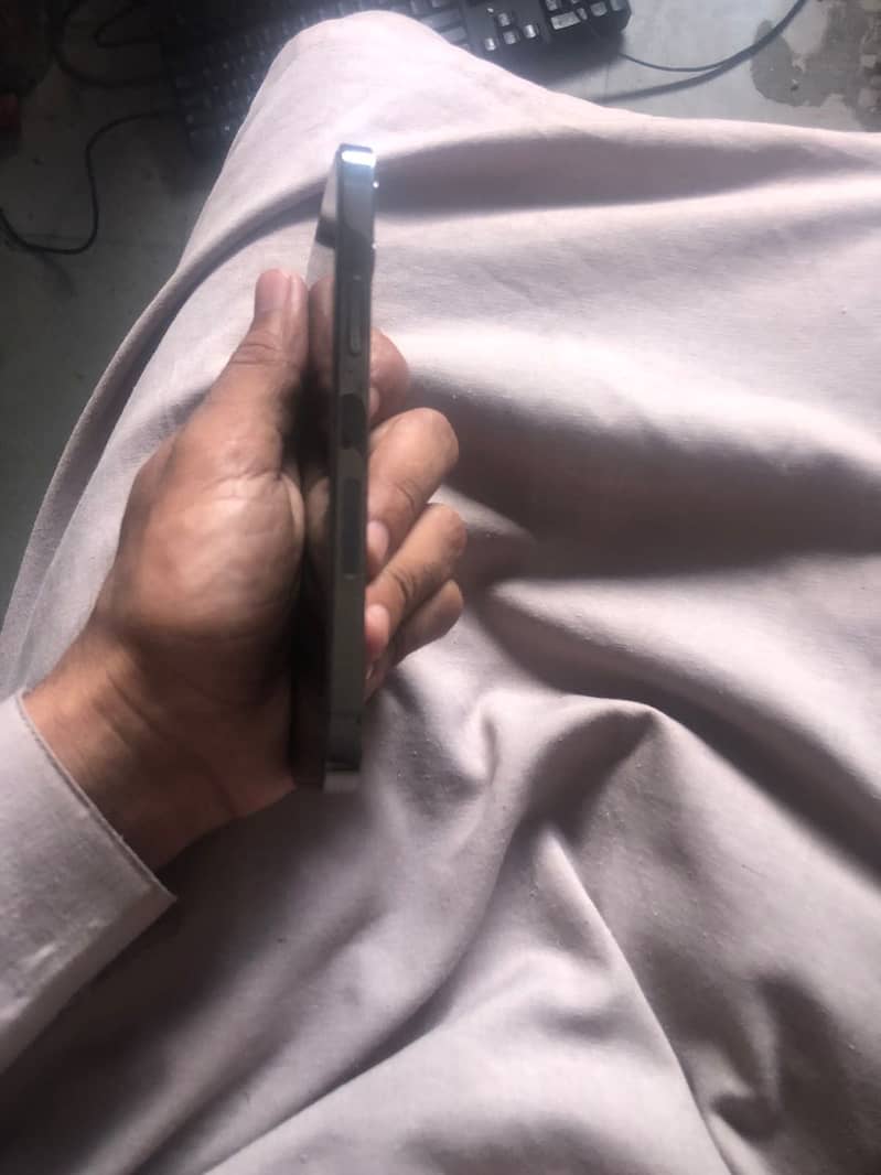 Apple iPhone 12 Pro axchang possible 5