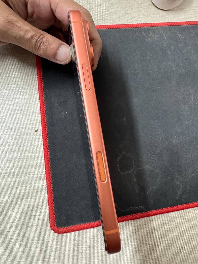 Apple iPhone 17 Pro Max 2