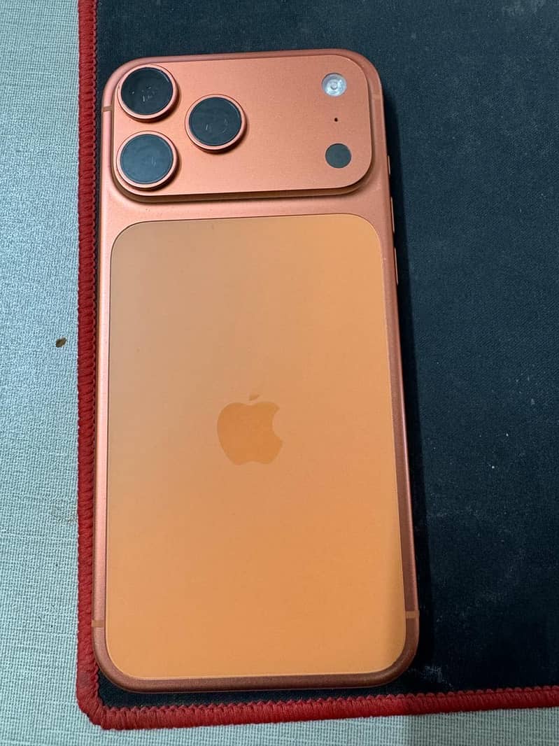 Apple iPhone 17 Pro Max 4