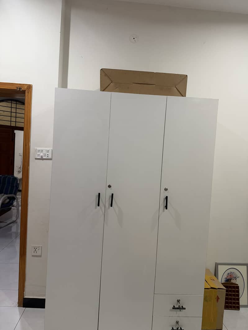wardrobe/cabint 0