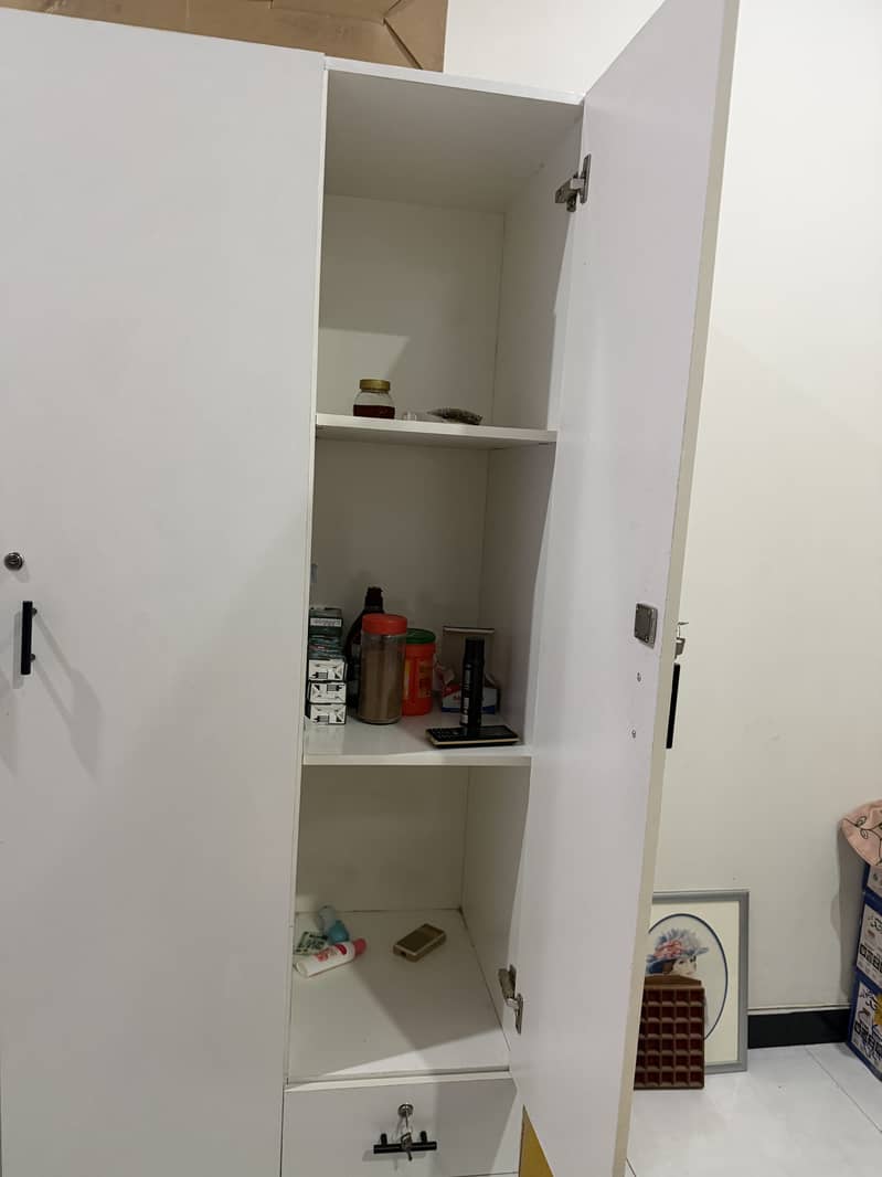 wardrobe/cabint 2