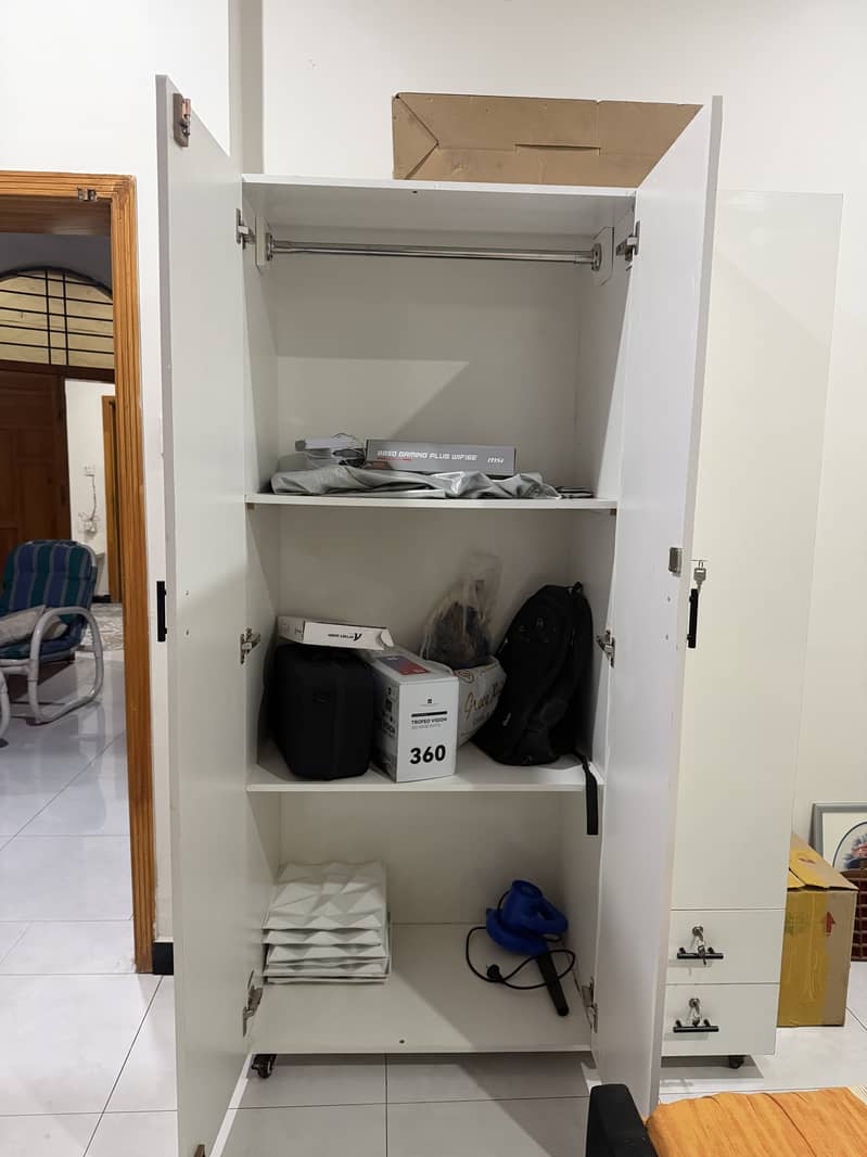wardrobe/cabint 3