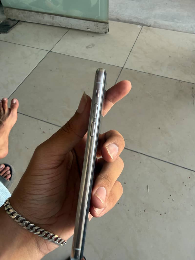 Apple iPhone X 2