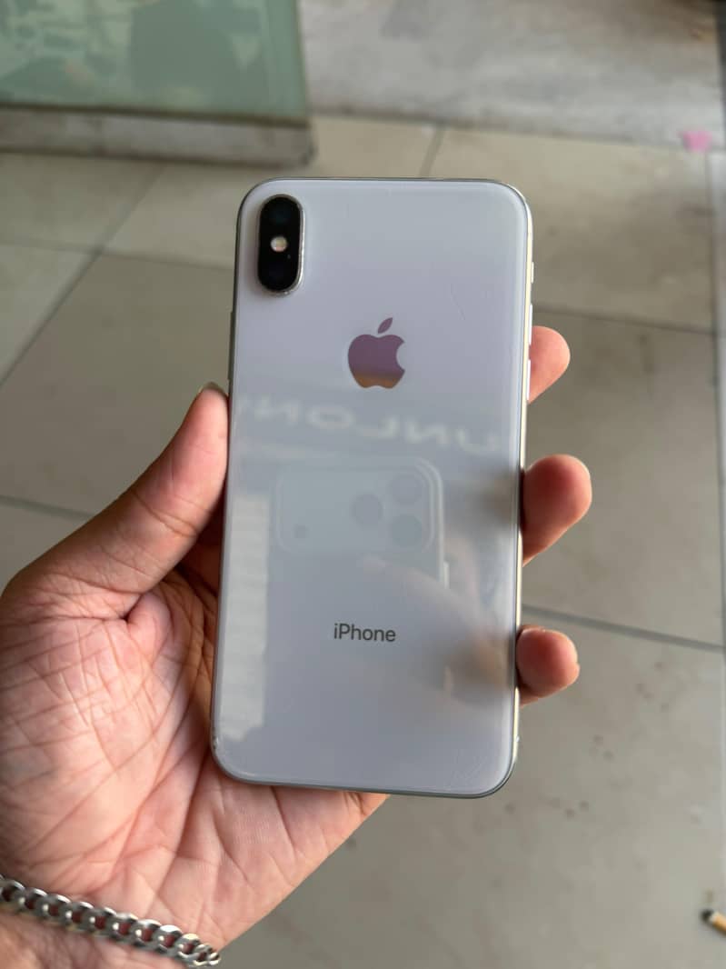 Apple iPhone X 4