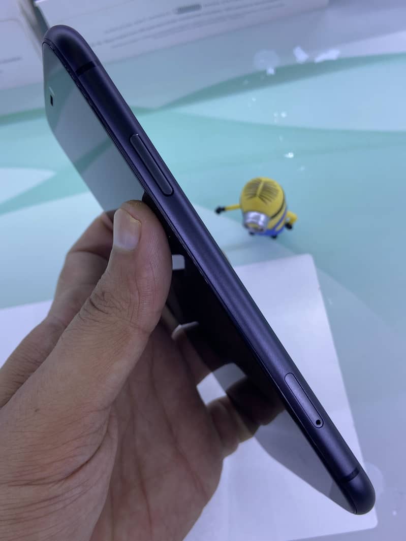 iPhone 11 7