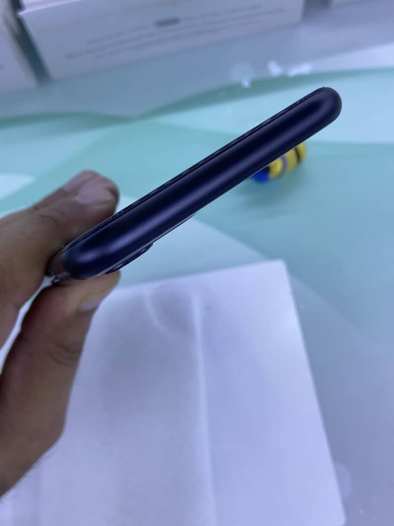 iPhone 11 9