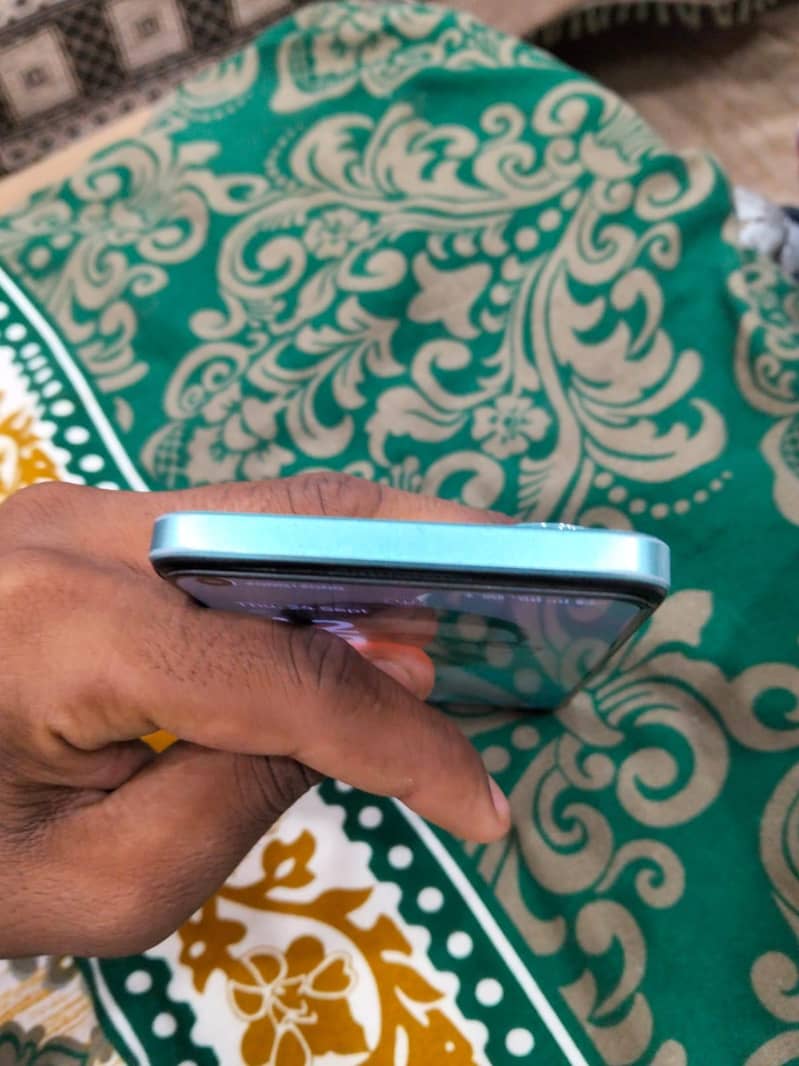 OPPO A78 0