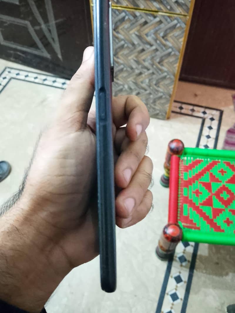 OPPO A76 1