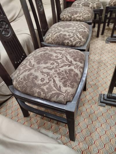 dining chaira with table