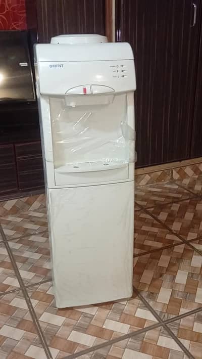 Hot & Cold Water Dispenser – Clean & Well Maintained