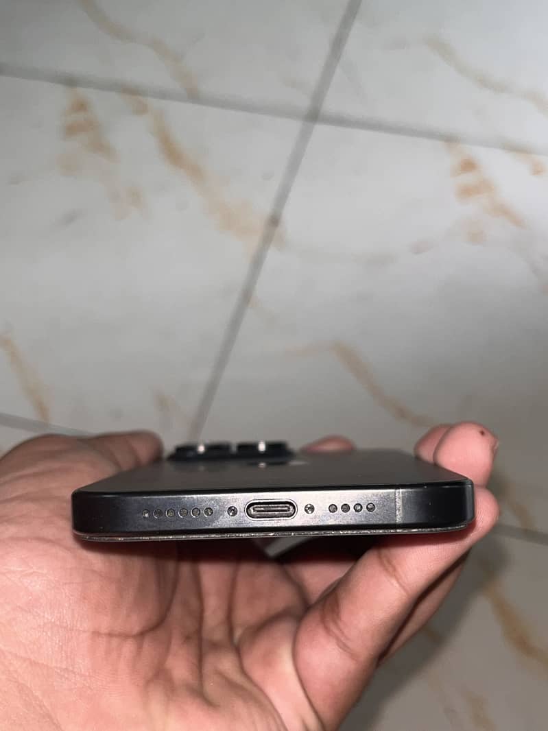Apple iPhone 15 Pro Max 0