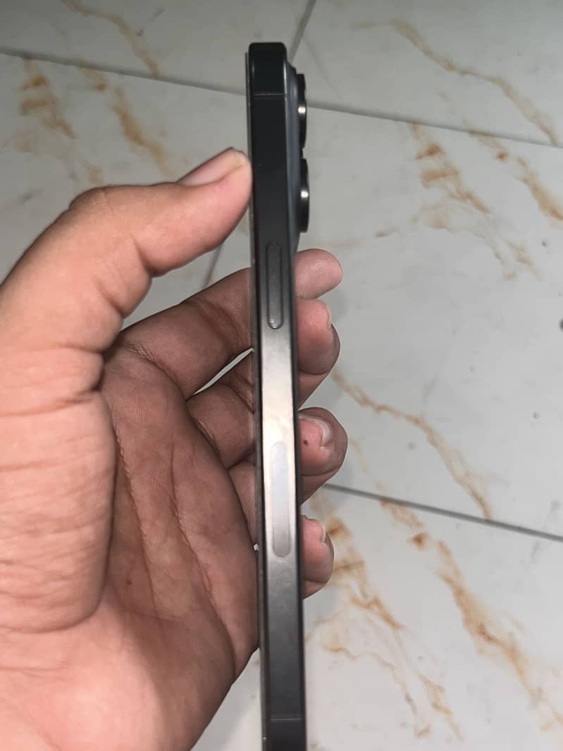 Apple iPhone 15 Pro Max 1