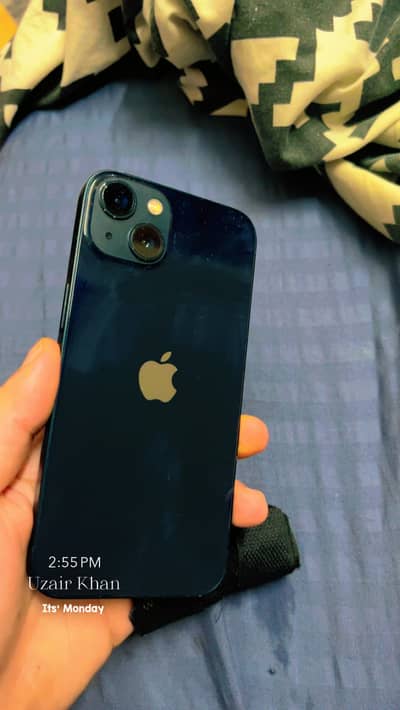 Apple iPhone 13