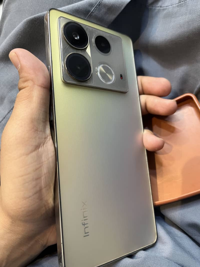 Infinix Note 40 2