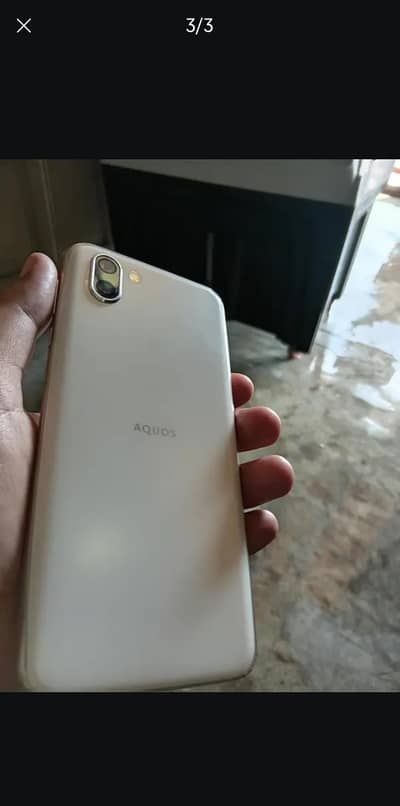 Sharp Aquos R2
