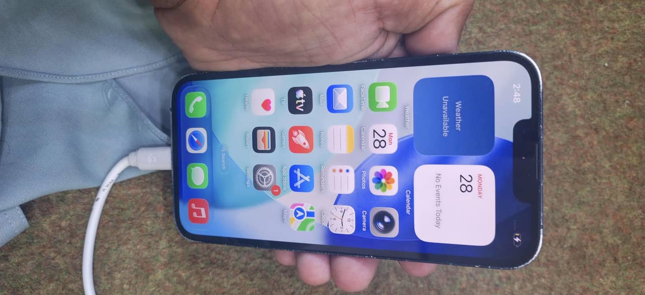 Apple iPhone 13 1