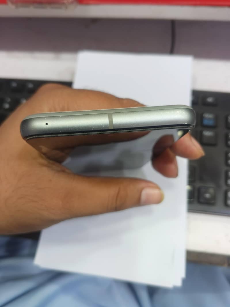 Google Pixel 8 3