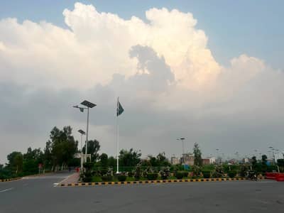 Prime Location 5 Marla Plot for Sale in J Block, LDA City Lahore