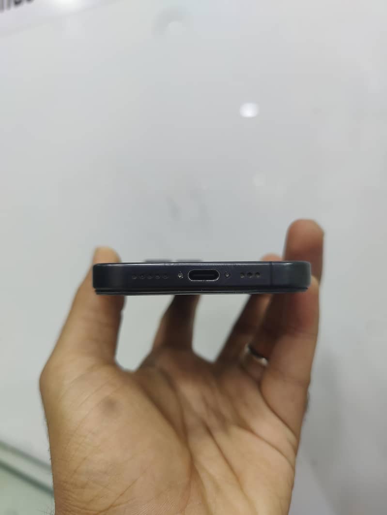 iPhone 15 Pro 6