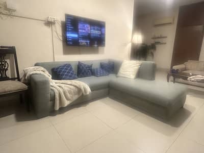 L shape sofa in excellent condition