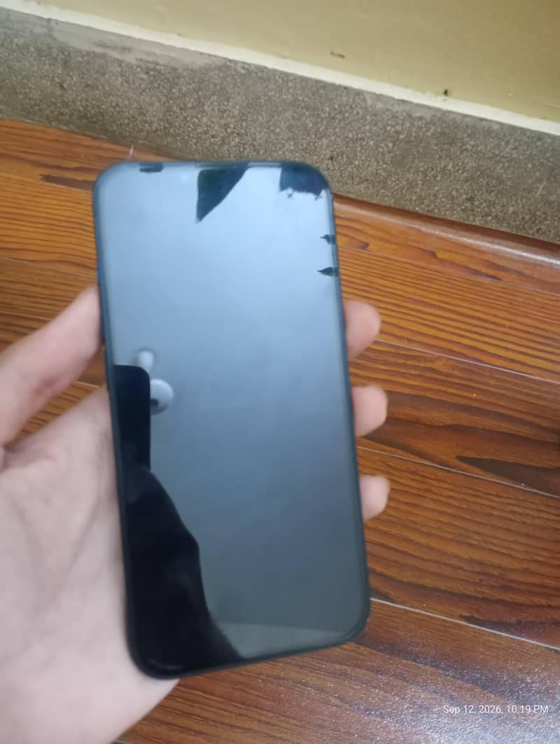 Apple iPhone 13 2