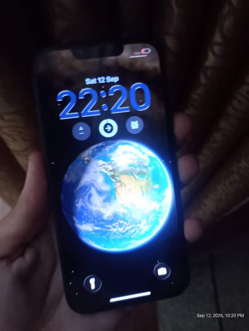 Apple iPhone 13 4