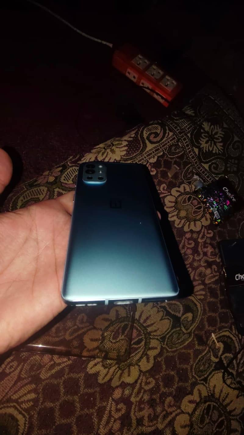 One Plus 9R 9