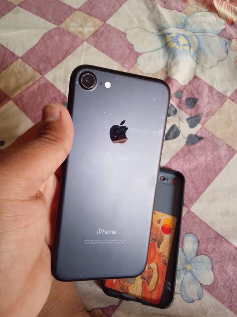 Apple iPhone 7 1