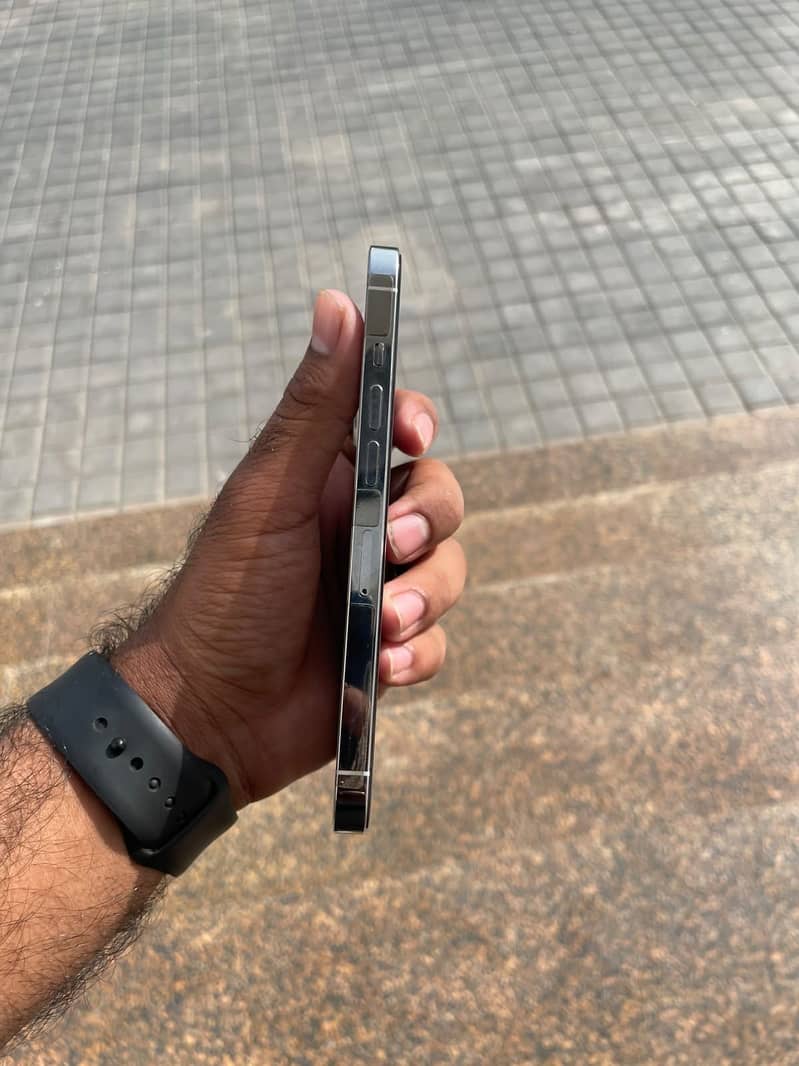 Apple iPhone 13 Pro 4