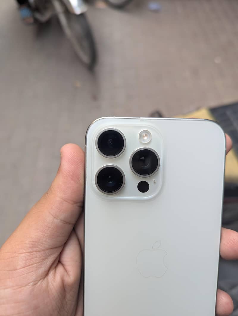 Iphone 15 pro max 1