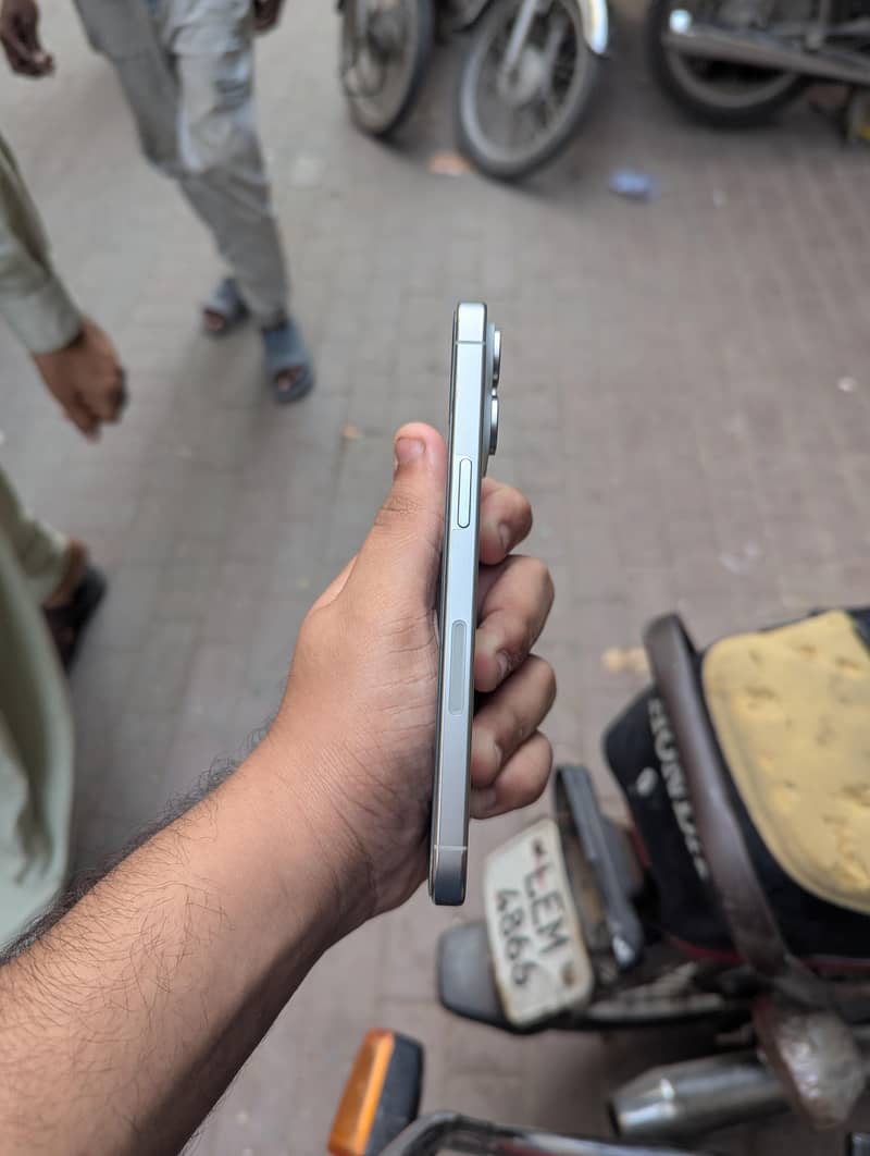 Iphone 15 pro max 5