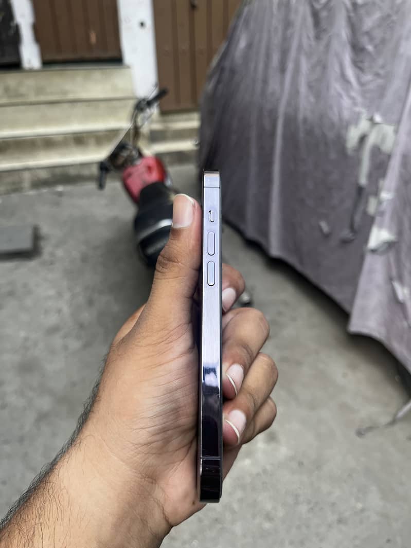 Apple iPhone 14 Pro 0