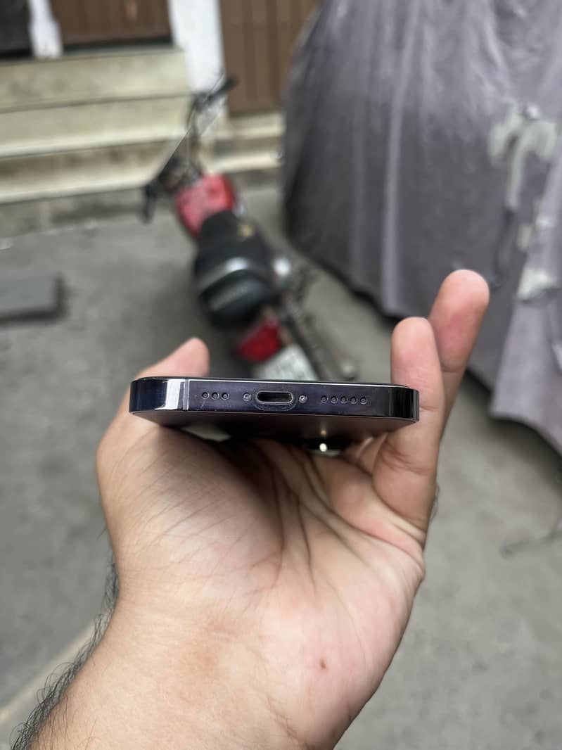 Apple iPhone 14 Pro 1