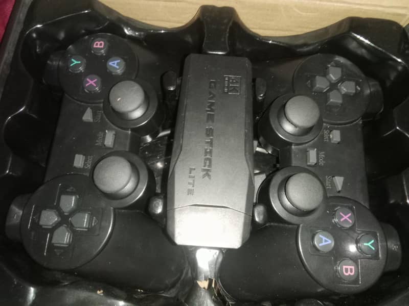 game stick with wireless controllers 4