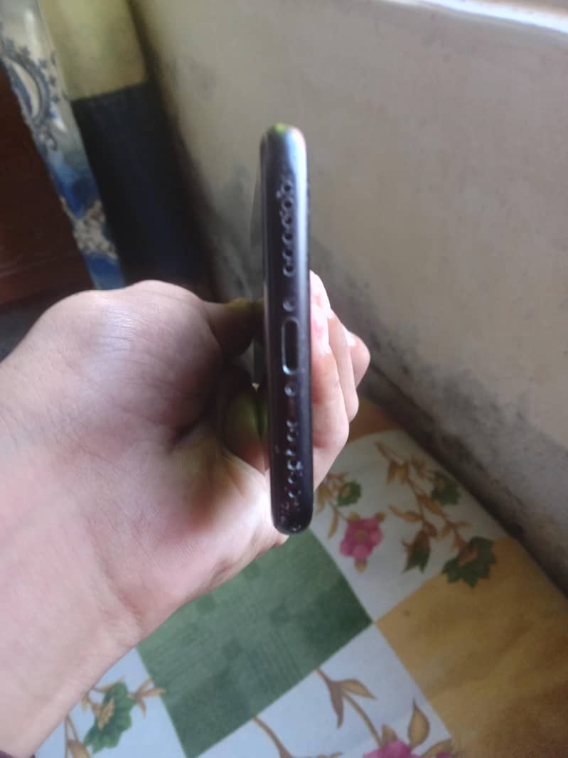 Apple iPhone 7 4