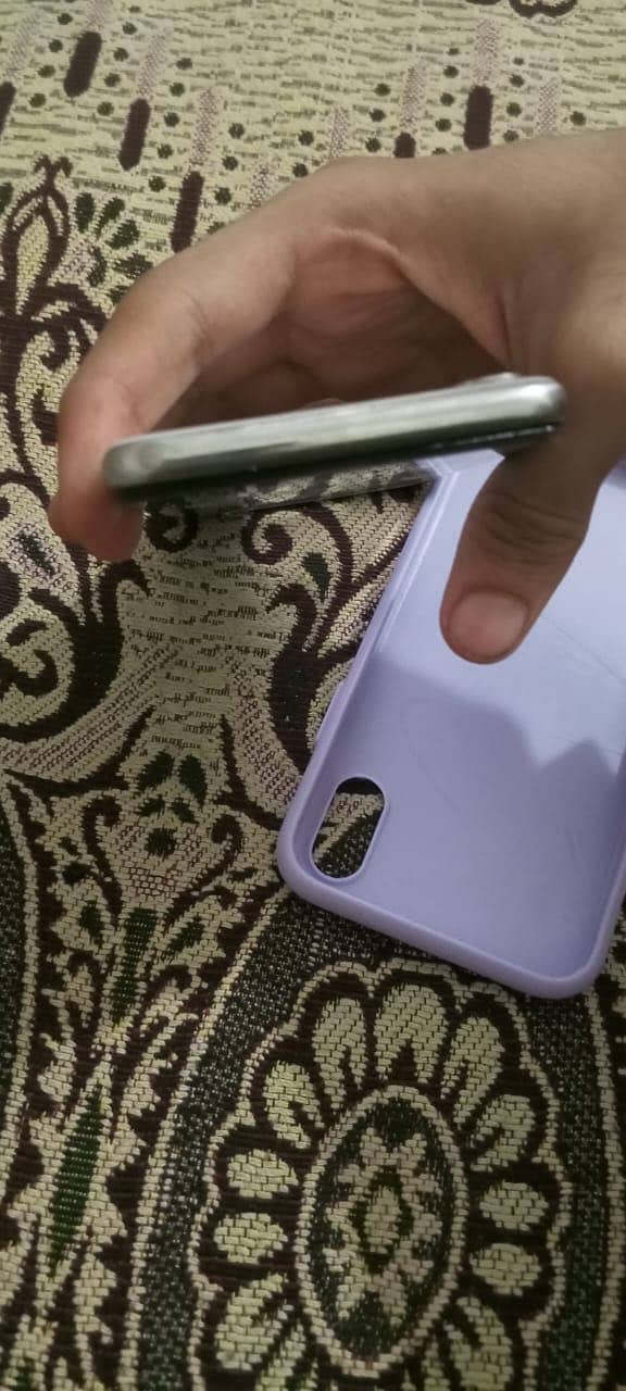 Apple iPhone X 5