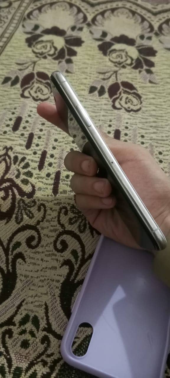 Apple iPhone X 6