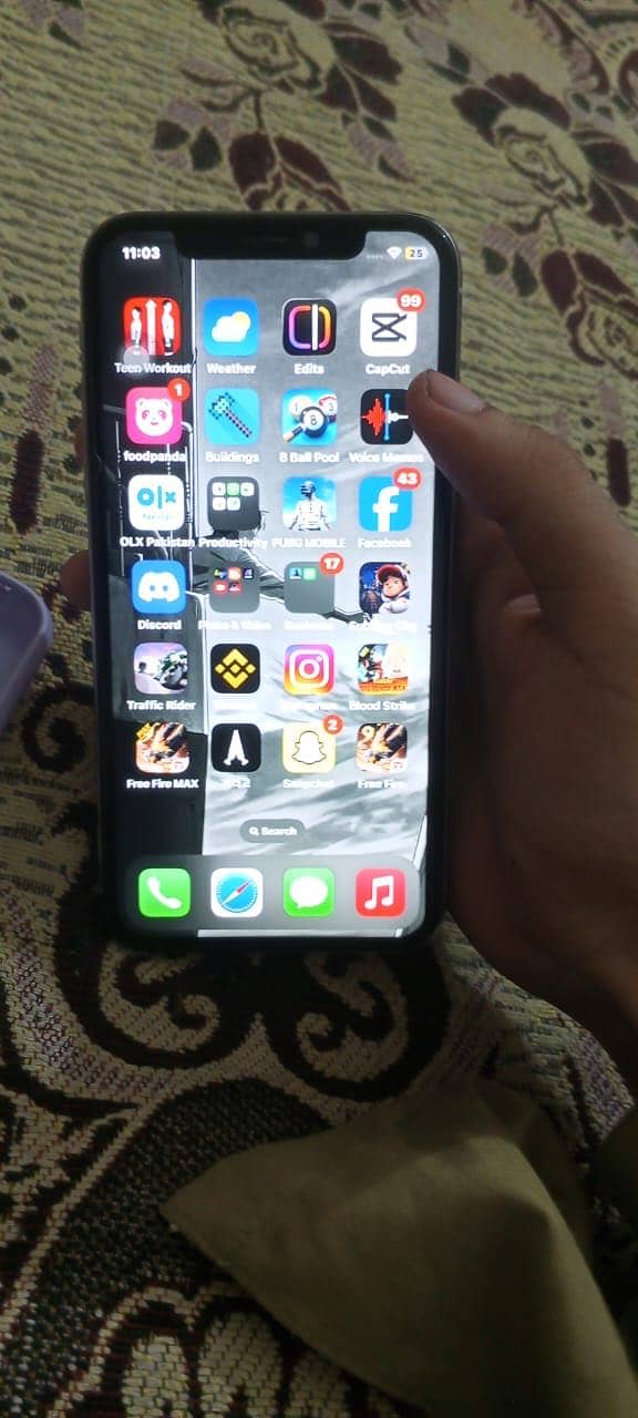 Apple iPhone X 3