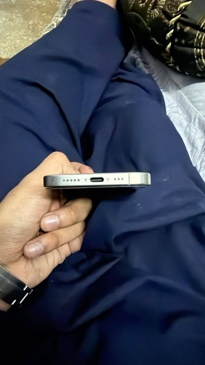 Iphone 15 pro dotted 0