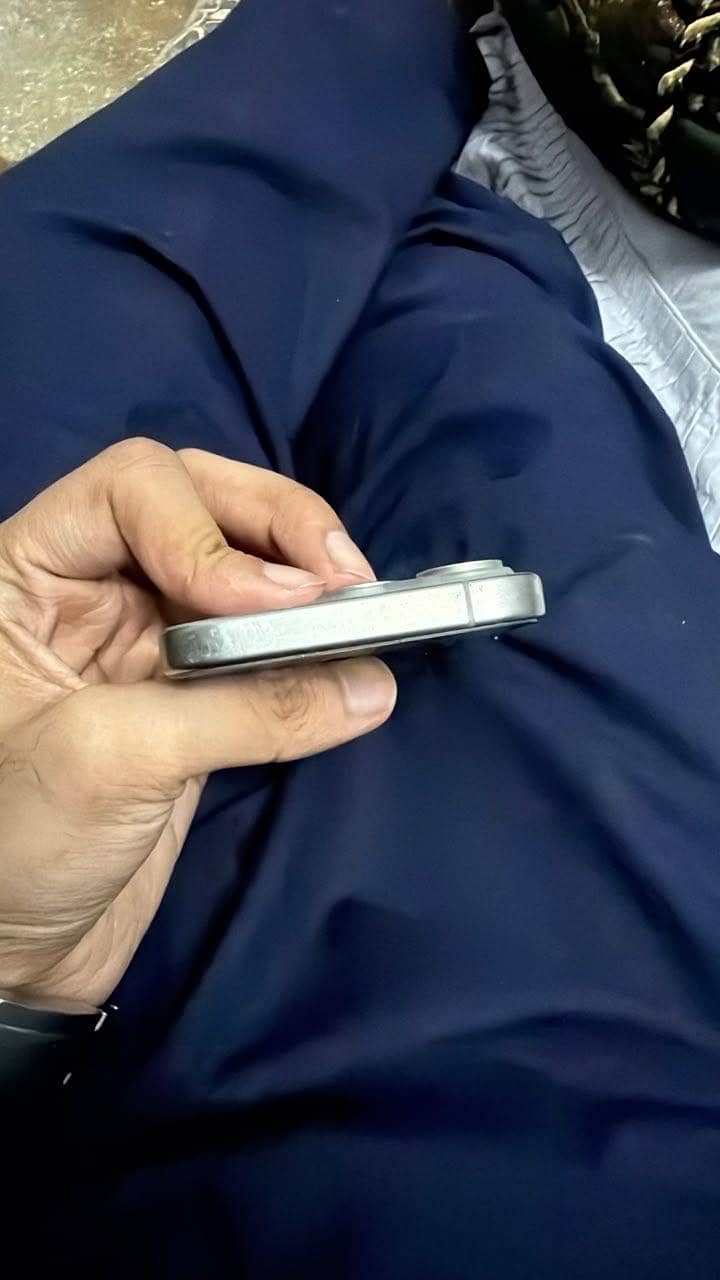 Iphone 15 pro dotted 2
