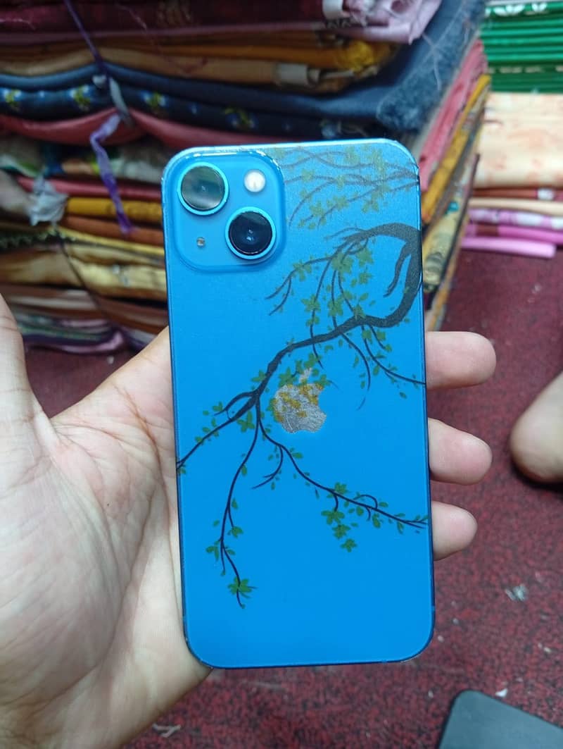 Apple iPhone 13 2